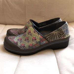 Dansko Vegan Floral Patchwork Fabric Water/Slip Resistant Clogs